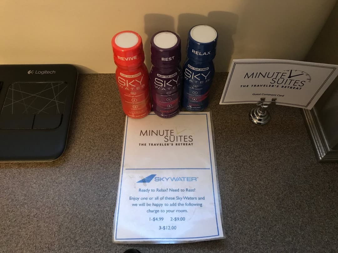 Minute Suites (Gate B15) view 17