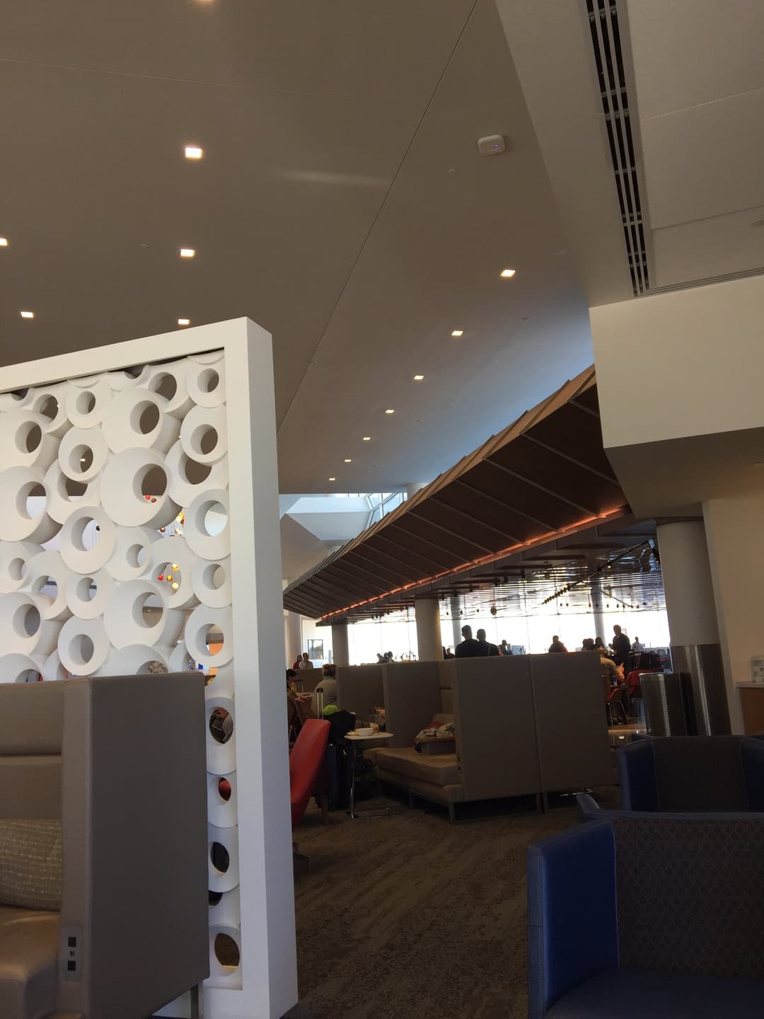 Delta Air Lines Delta Sky Club (Gate B18) view 22