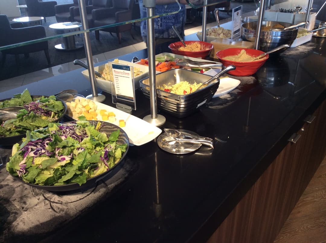 Delta Air Lines Delta Sky Club (Gate B18) view 14