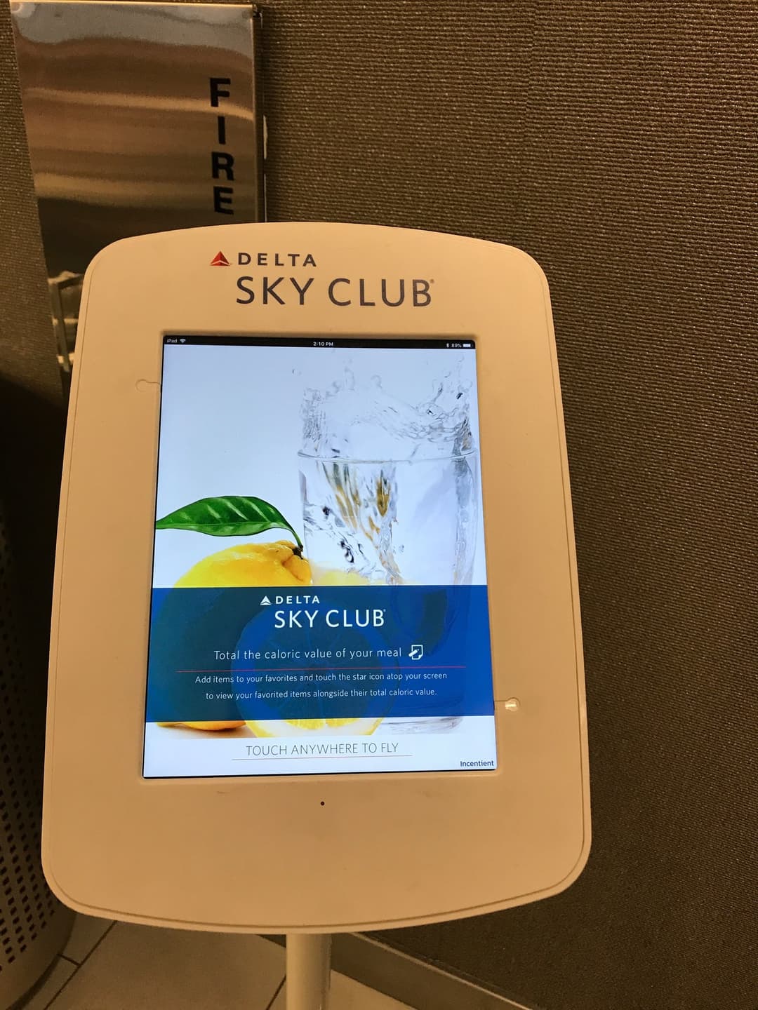 Delta Air Lines Delta Sky Club (Gate D27) view 12