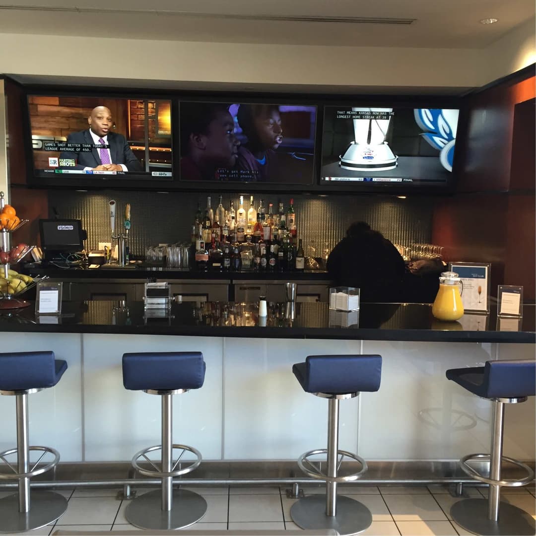 Delta Air Lines Delta Sky Club (Gate D12) view 13