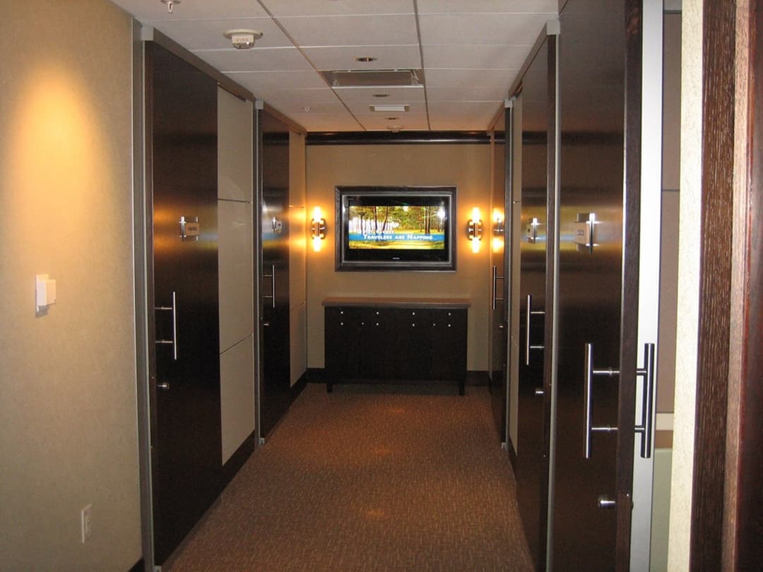 Minute Suites (Gate B15) view 9