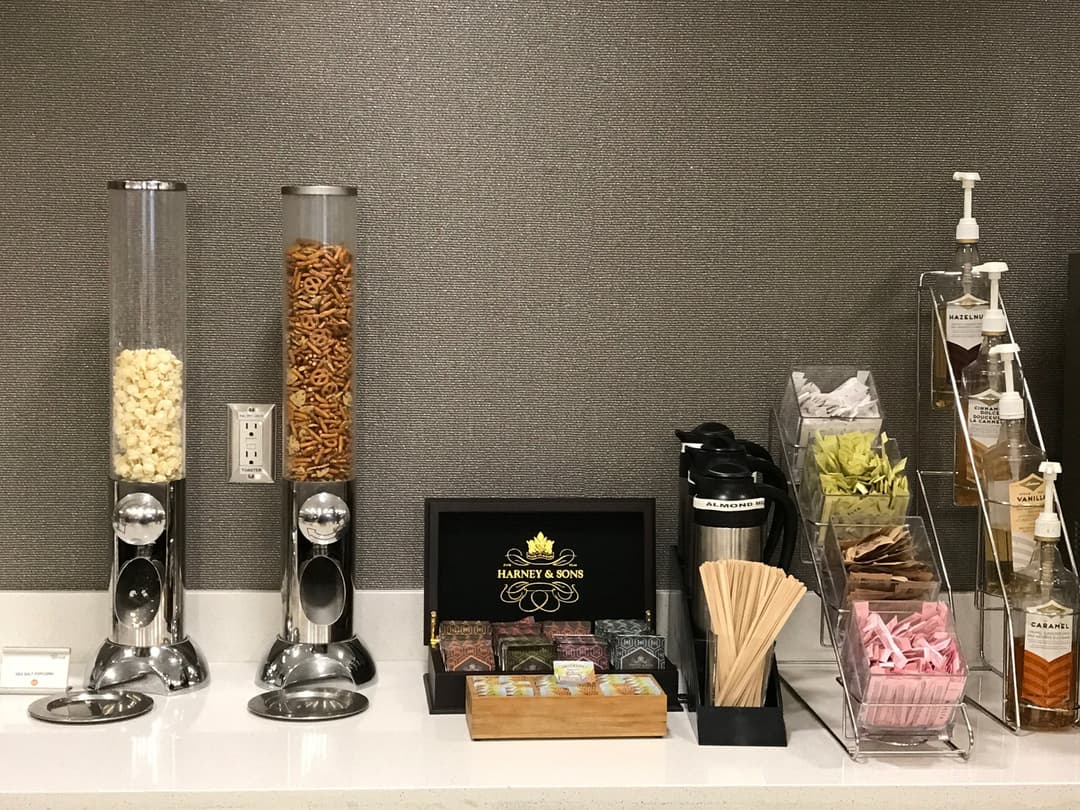 Delta Air Lines Delta Sky Club (Gate D27) view 3