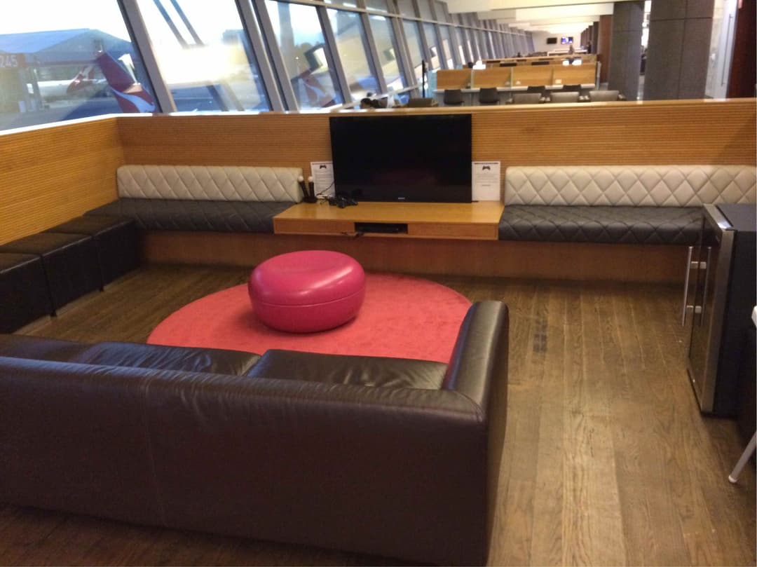 Qantas Airways The Qantas Club view 5