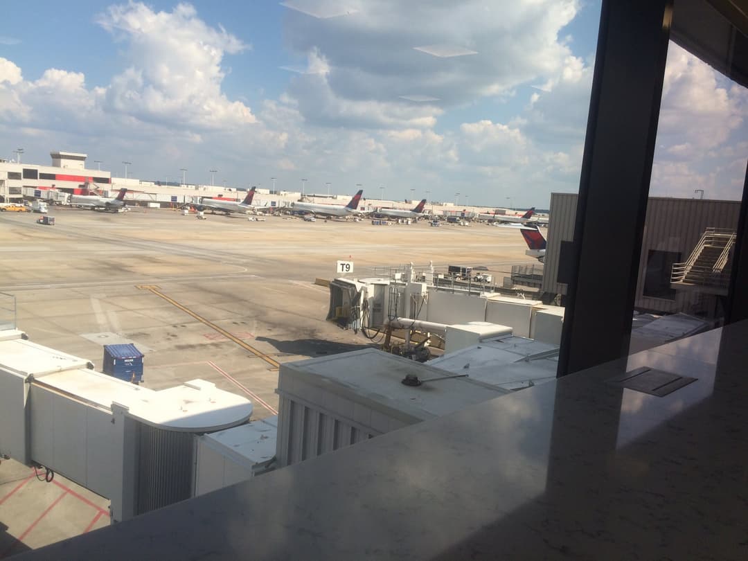 United Airlines United Club view 2