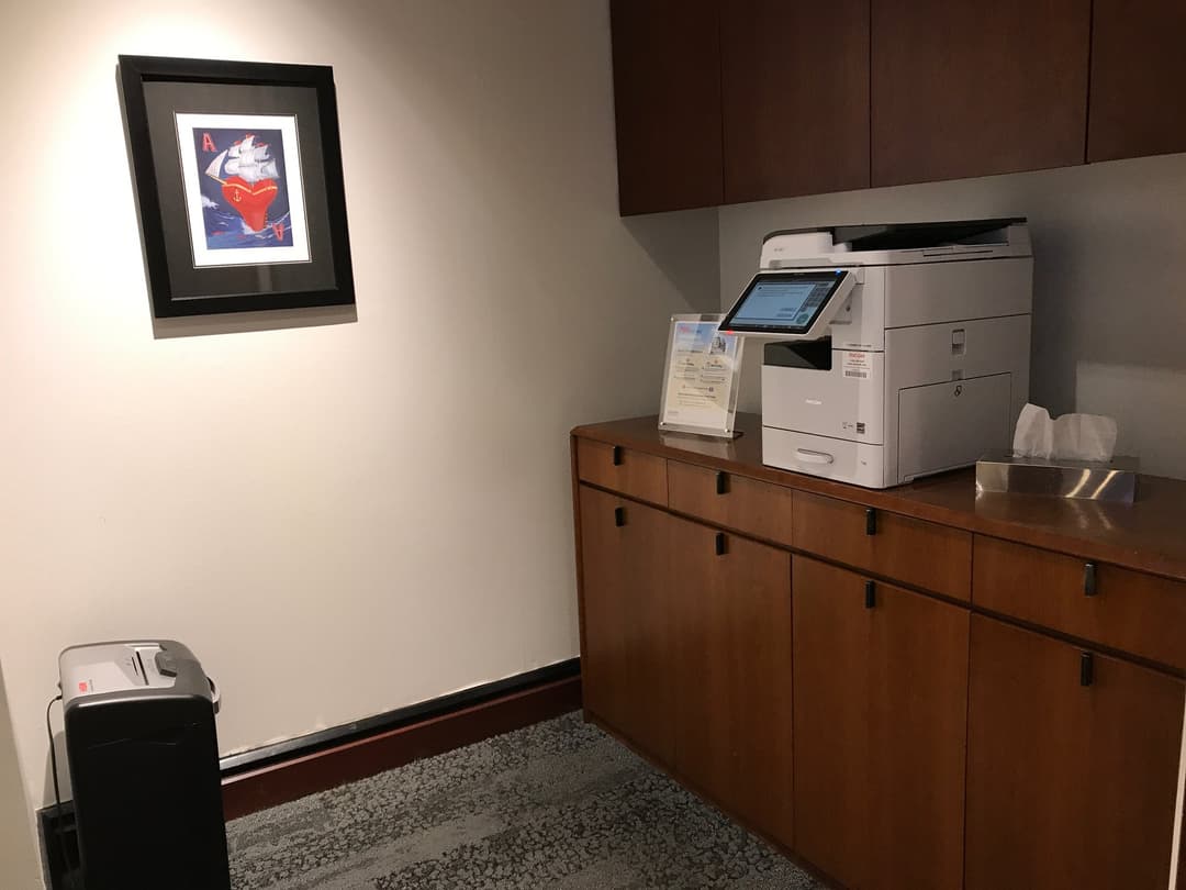 Delta Air Lines Delta Sky Club (Gate D12) view 4