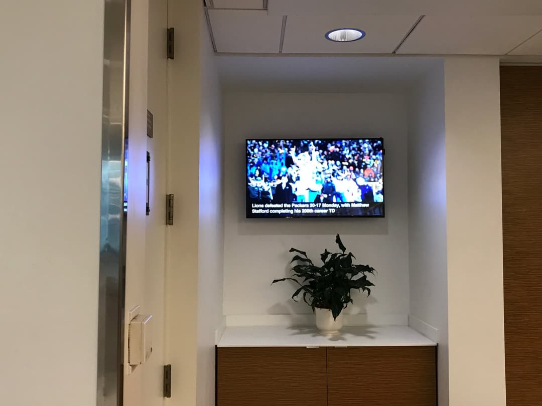 Delta Air Lines Delta Sky Club (Gate D27) view 10