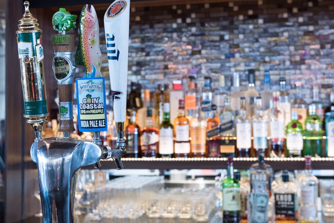 Delta Air Lines Delta Sky Club (Gate B18) view 40