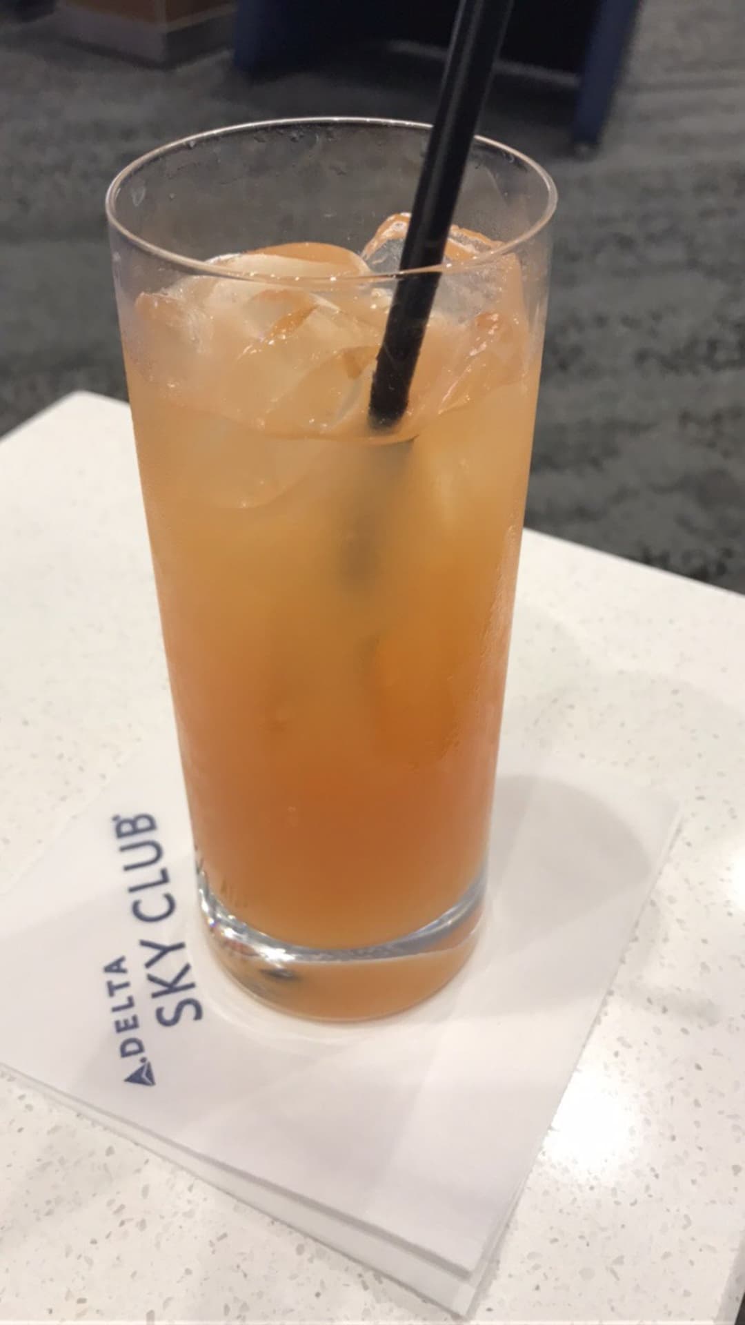 Delta Air Lines Delta Sky Club (Gate B18) view 23