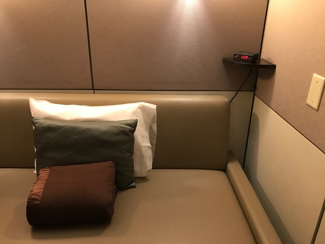 Minute Suites (Gate B15) view 1