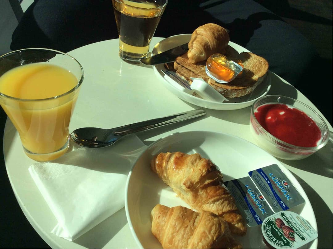 Qantas Airways Domestic Business Lounge view 7