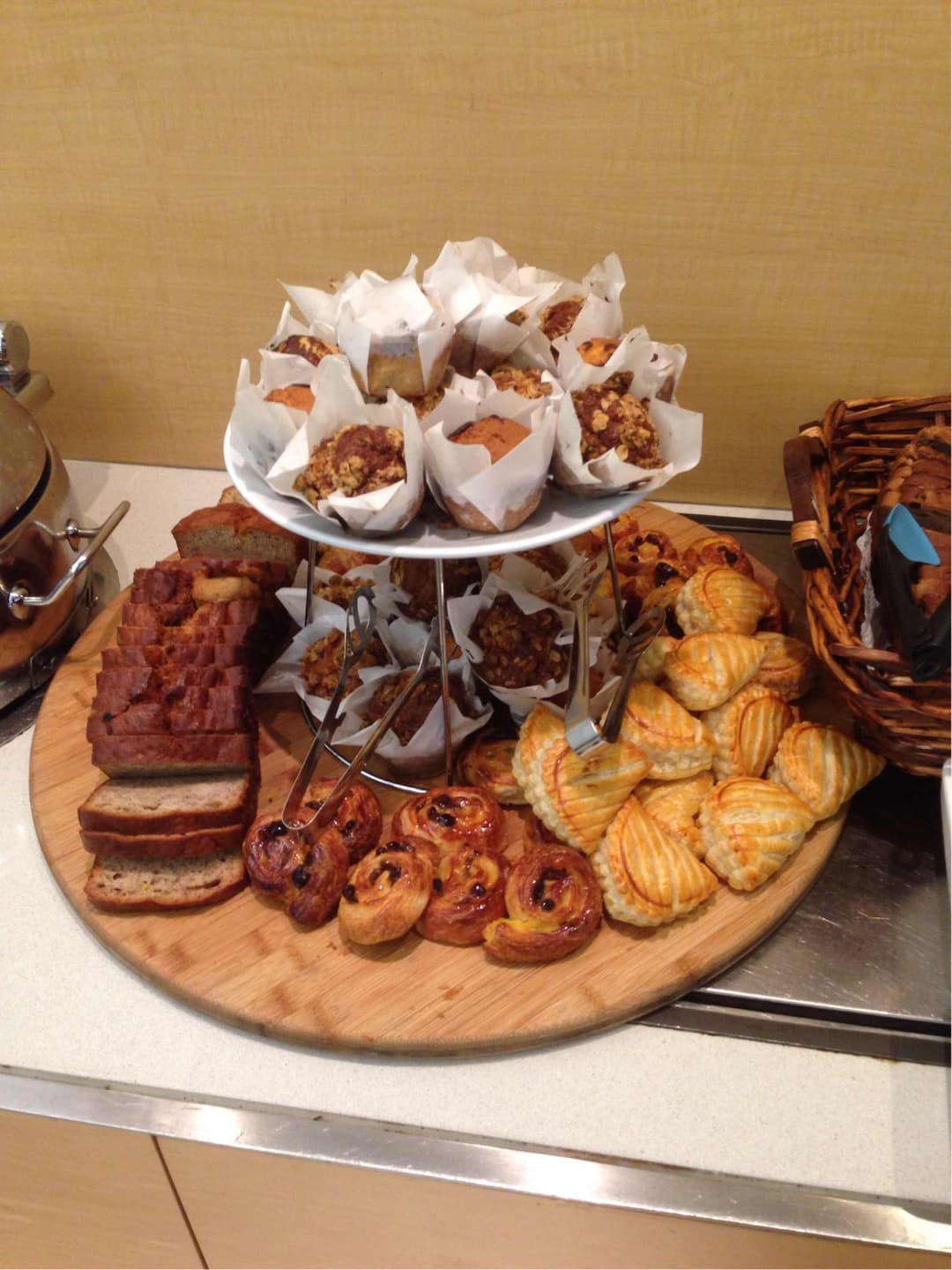 Qantas Airways International Business Lounge view 8