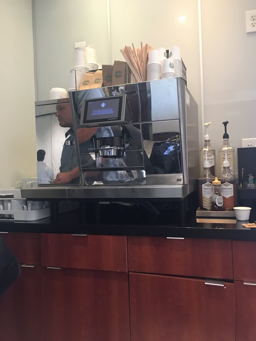 Delta Air Lines Delta Sky Club (Gate D12) view 11