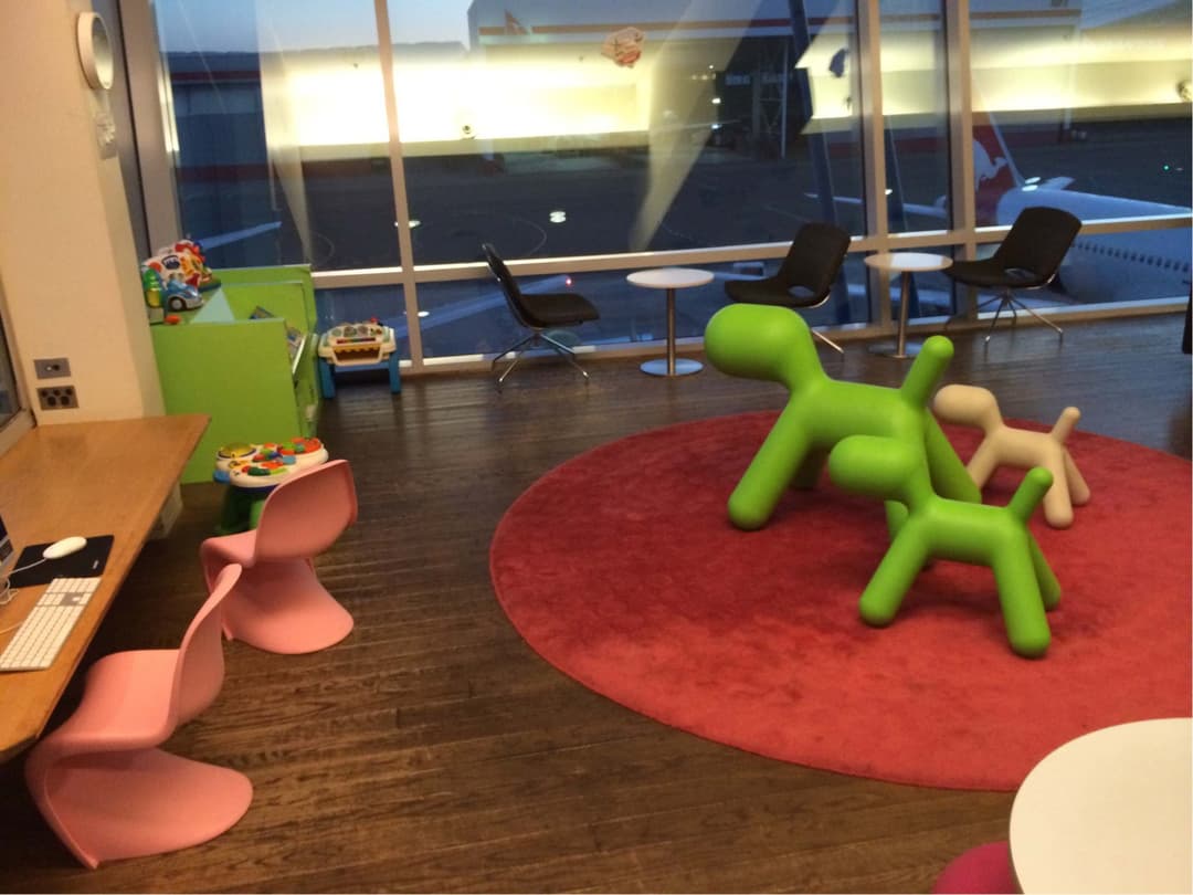 Qantas Airways The Qantas Club view 12