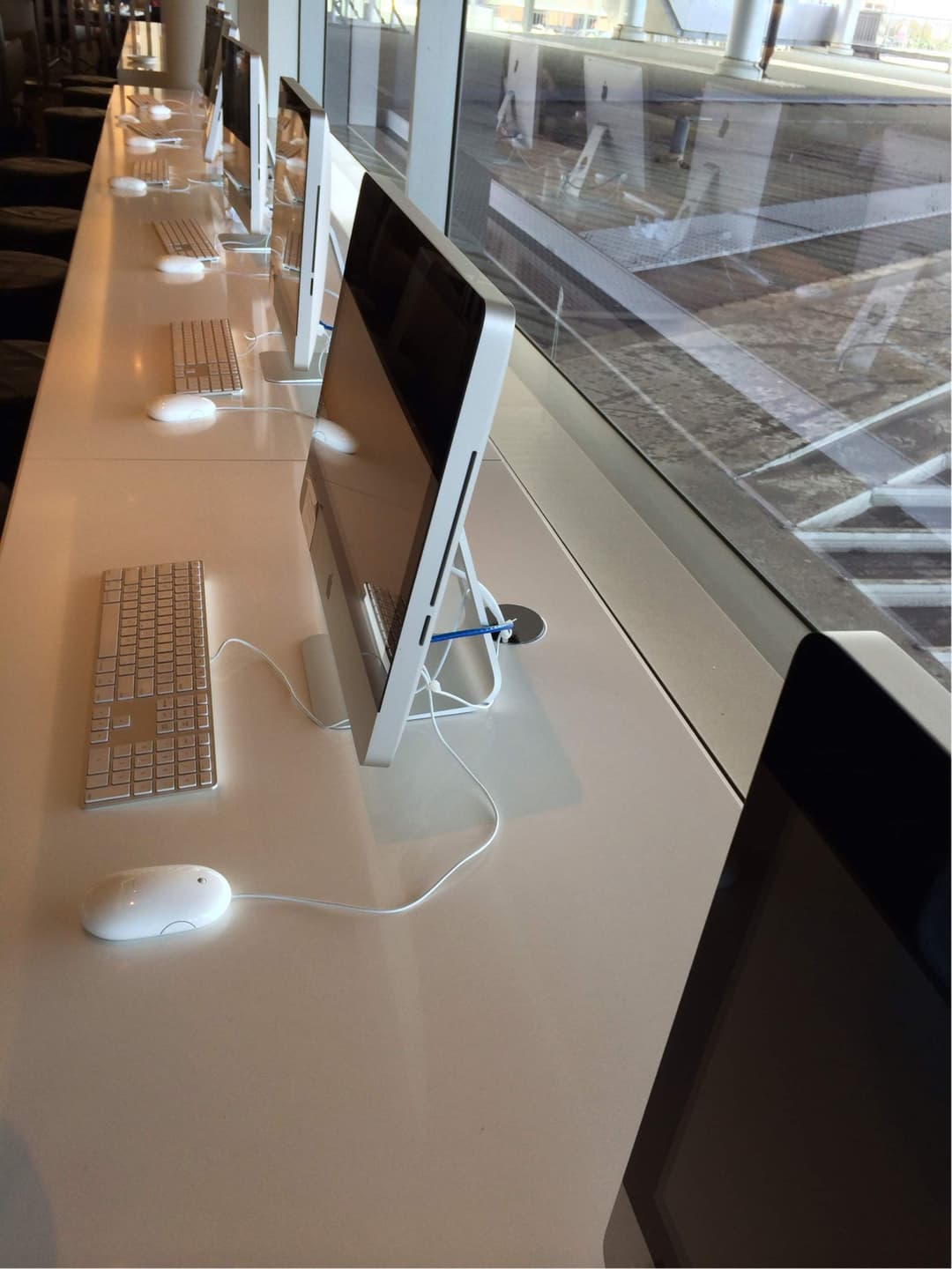 Qantas Airways International Business Lounge view 3