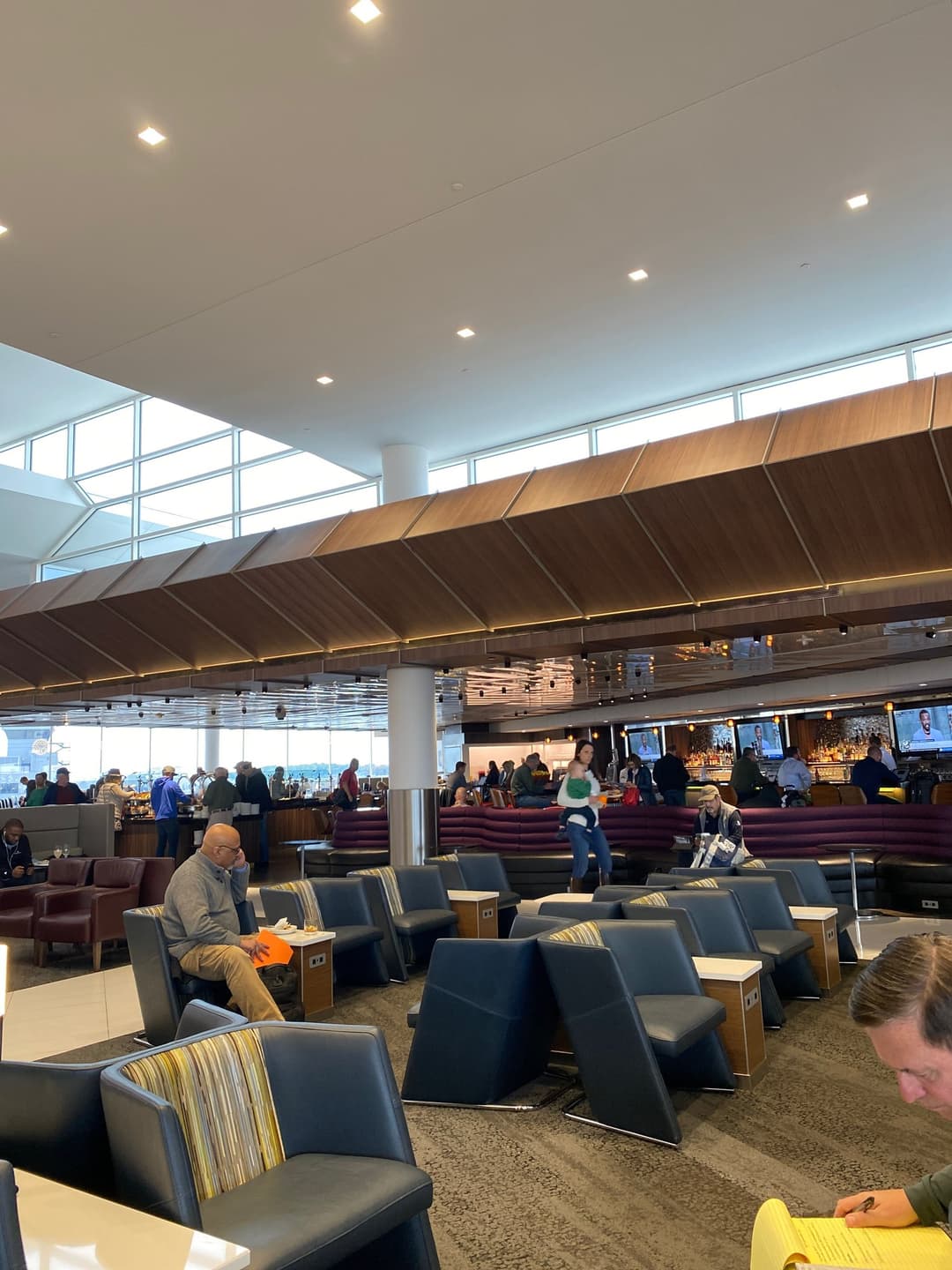 Delta Air Lines Delta Sky Club (Gate B18) view 45