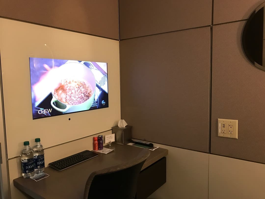 Minute Suites (Gate B15) view 4