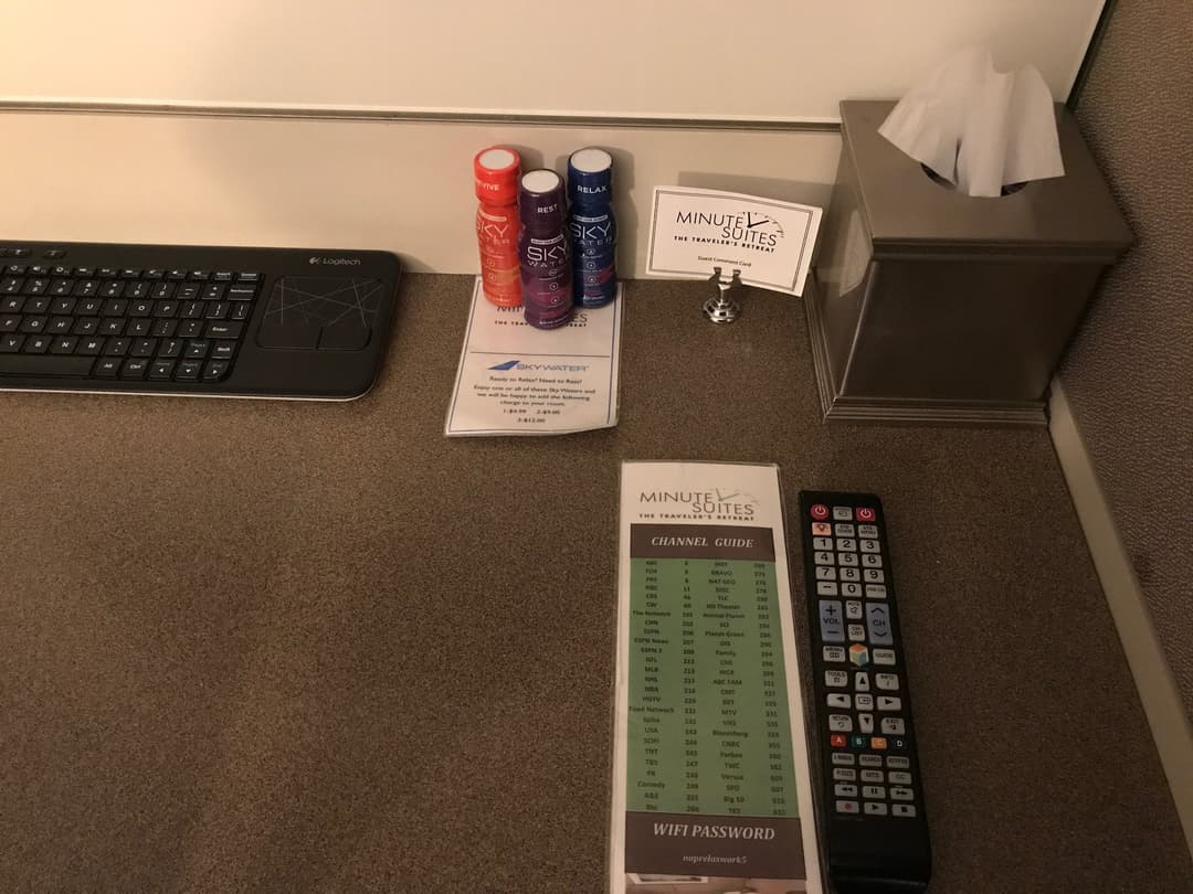 Minute Suites (Gate B15) view 12