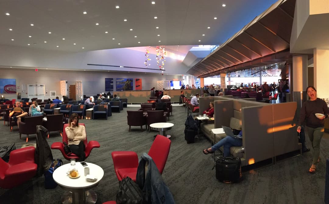 Delta Air Lines Delta Sky Club (Gate B18) view 27