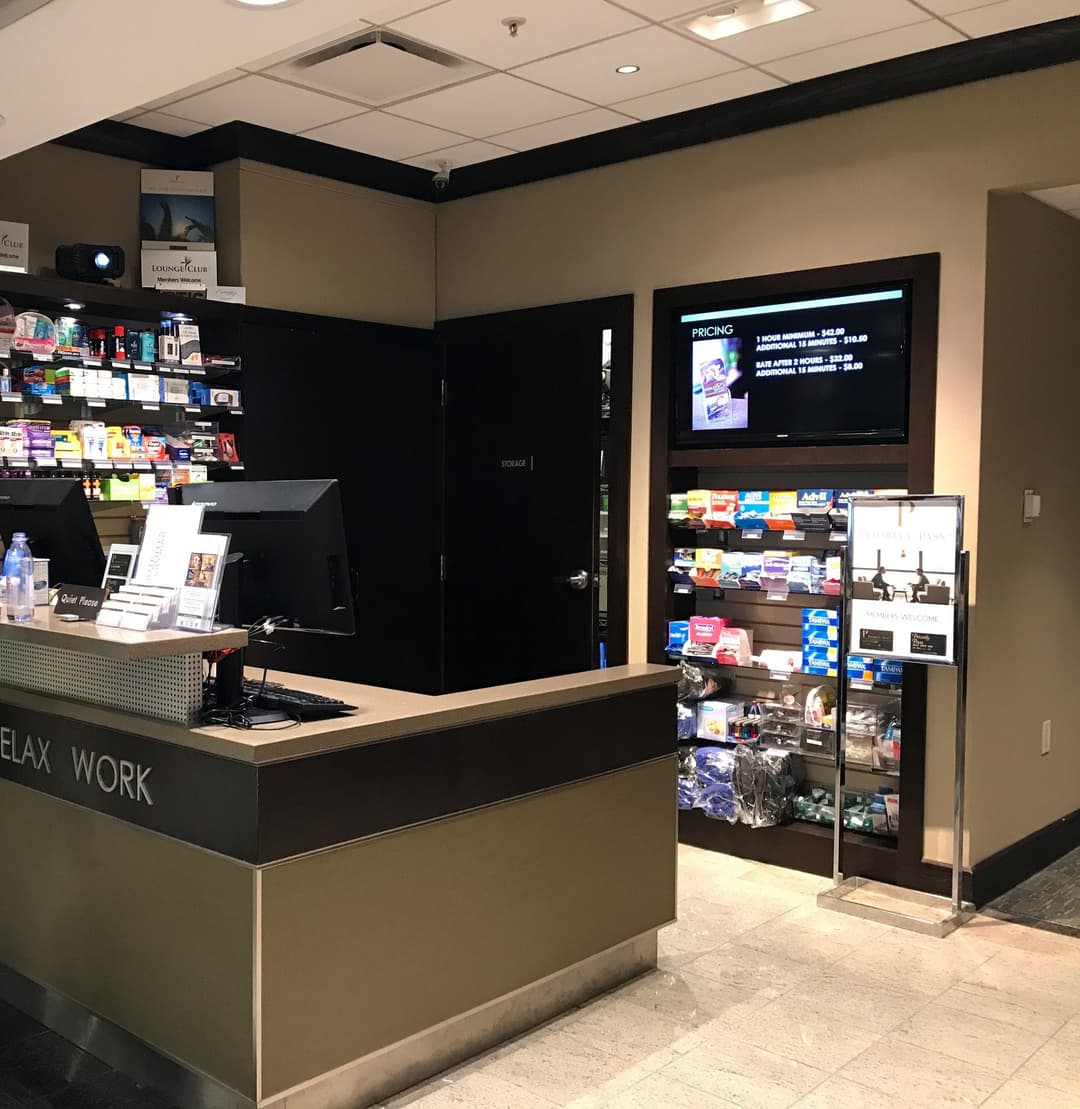 Minute Suites (Gate B15) view 5