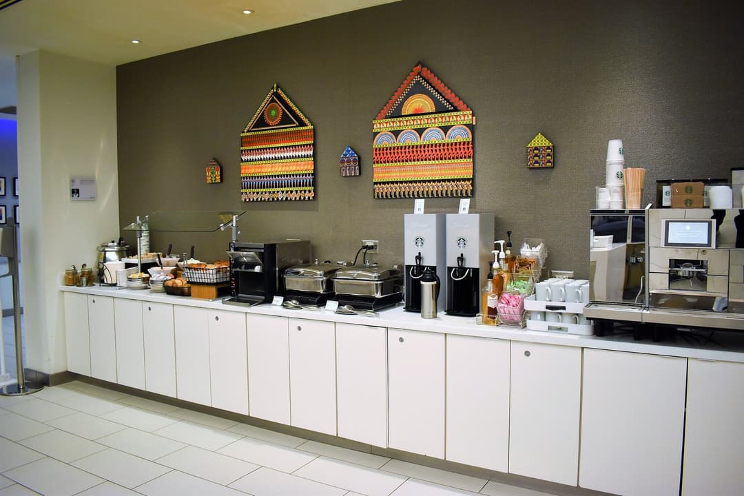 Delta Air Lines Delta Sky Club view 5