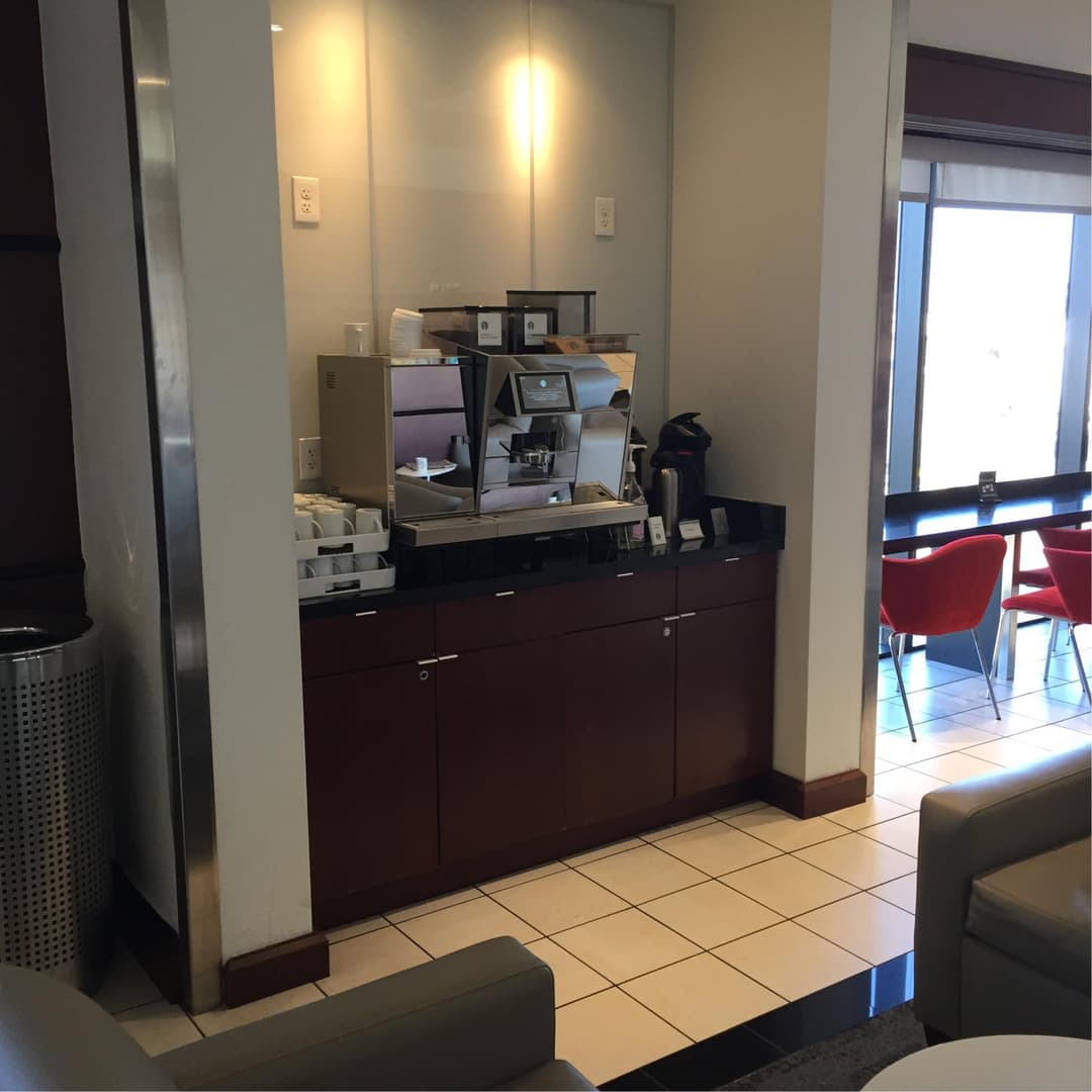 Delta Air Lines Delta Sky Club (Gate D12) view 18