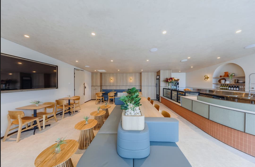 Plaza Premium Lounge (Arrivals) view 6