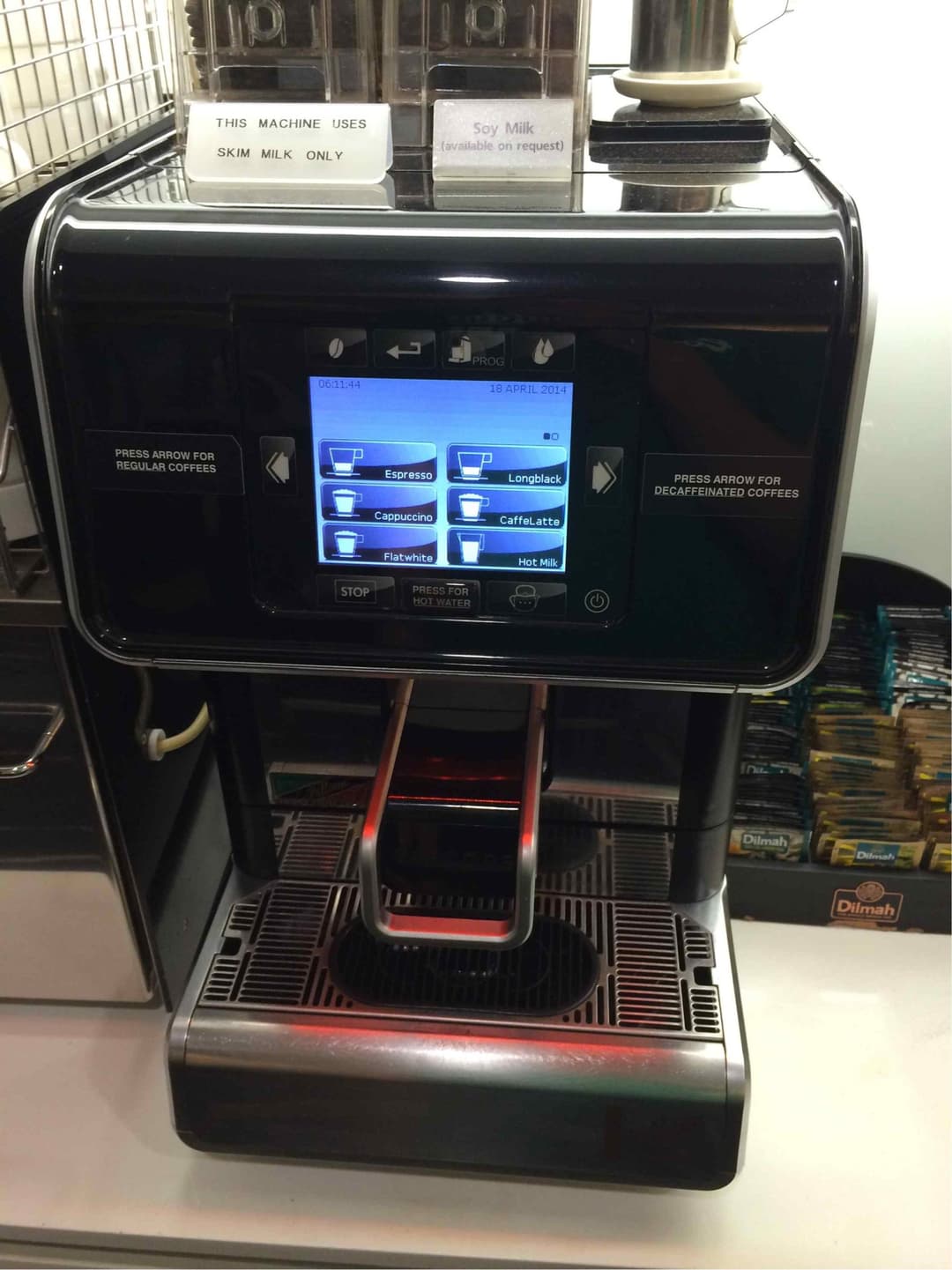 Qantas Airways The Qantas Club view 1