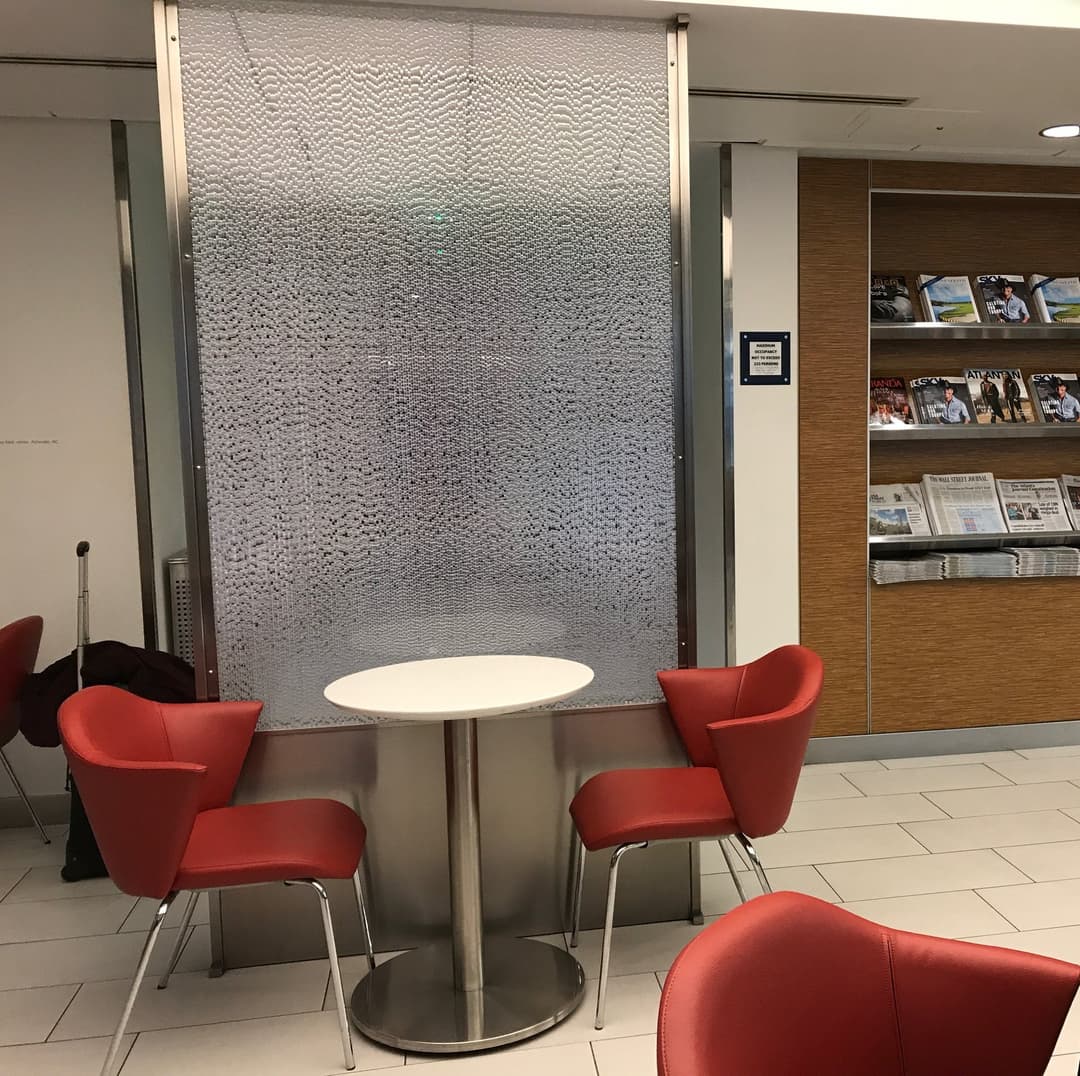 Delta Air Lines Delta Sky Club (Gate D27) view 2